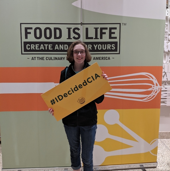 Meet your Posher, Maura - Picture 3 of 5